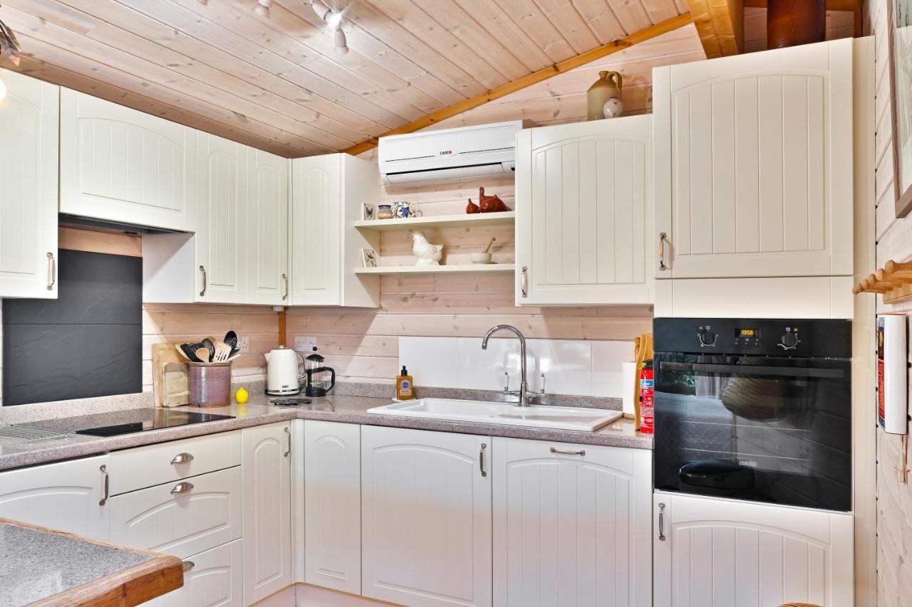 The Lodge - Luxury Lodge With Super King Size Bed, Kitchen & Shower Room Hurstpierpoint Buitenkant foto