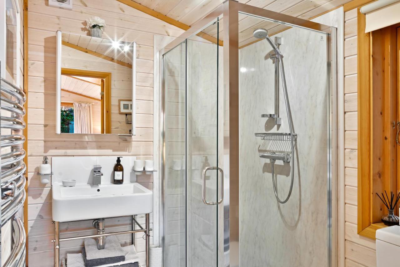 The Lodge - Luxury Lodge With Super King Size Bed, Kitchen & Shower Room Hurstpierpoint Buitenkant foto